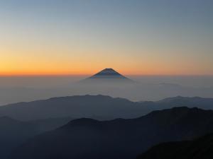 北岳山荘から望む富士山