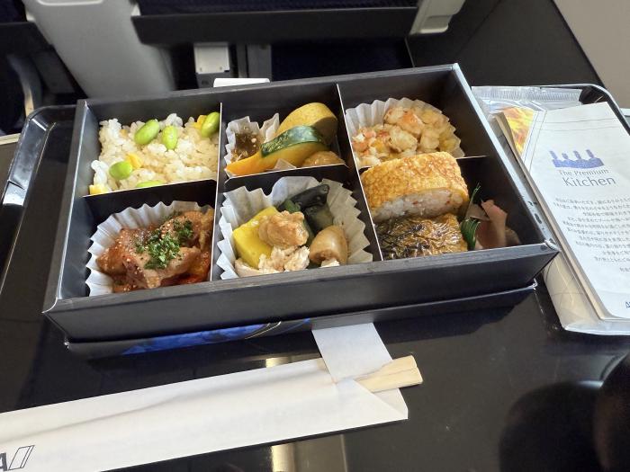 機内でご飯を