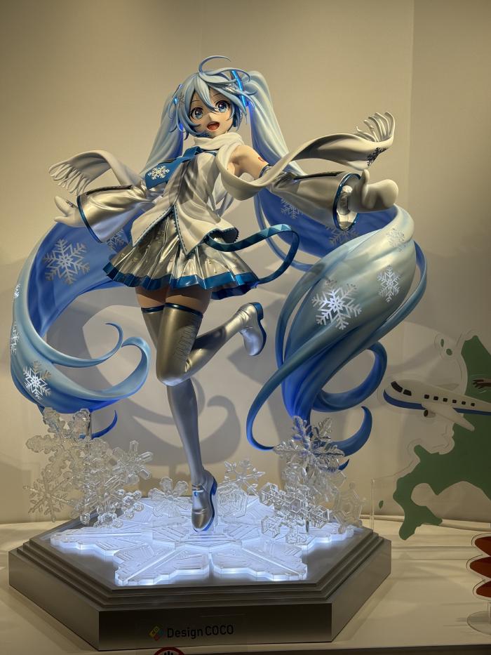 空港の雪ミクさん