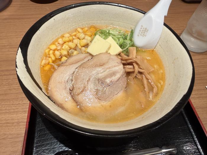 空港で朝のラーメン