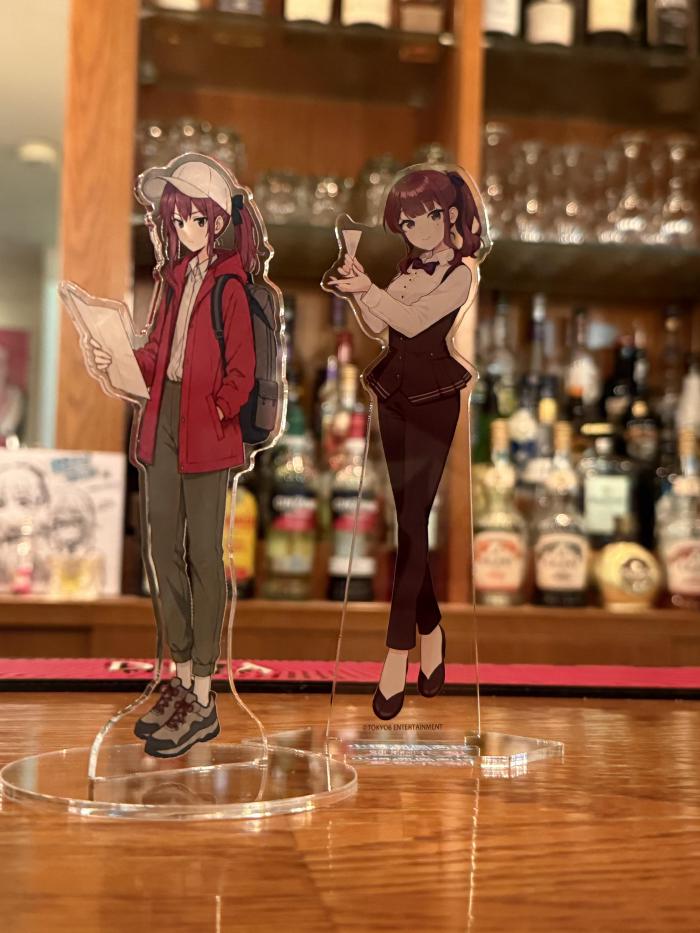 自作の花梨先輩と、HALF TONEさんで購入した花梨先輩のアクスタ