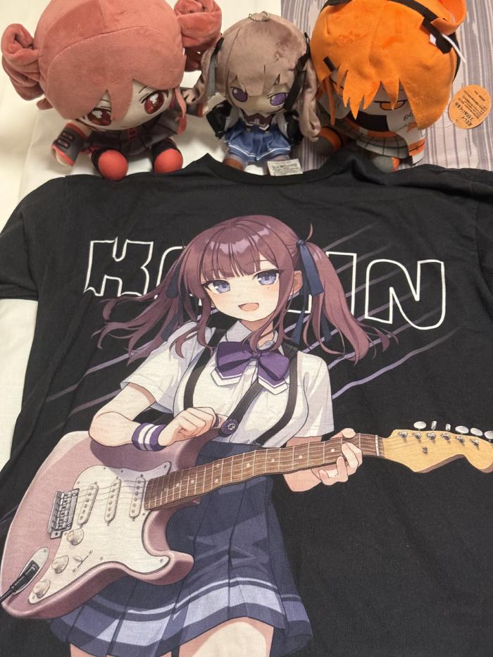 明日はこの花梨先輩Tシャツで